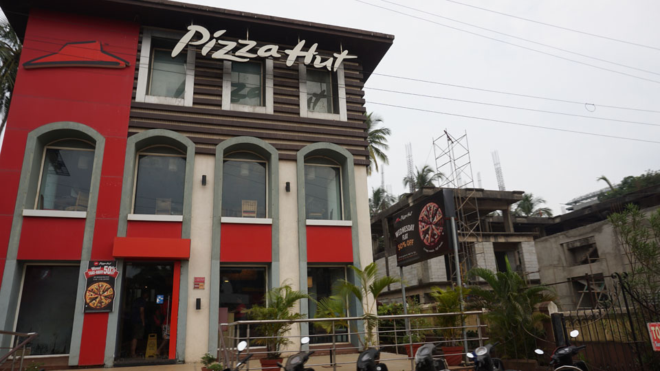 Image of pizza hut in Goa